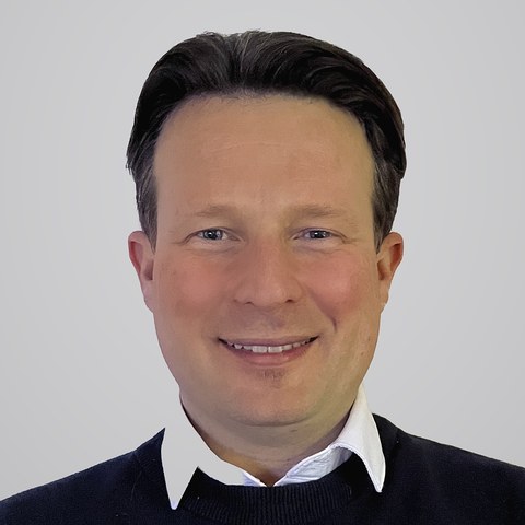 Dr Paul Lyon